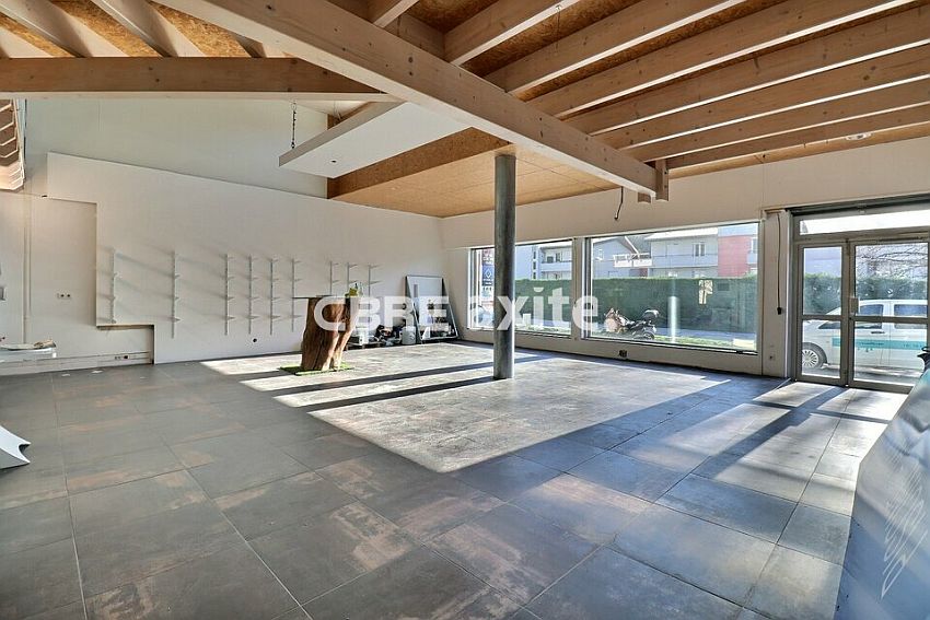 Commerce Location 73190 CHALLES LES EAUX