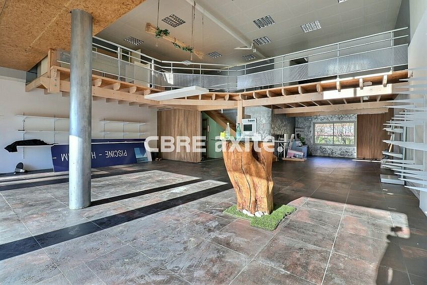 Commerce Location 73190 CHALLES LES EAUX