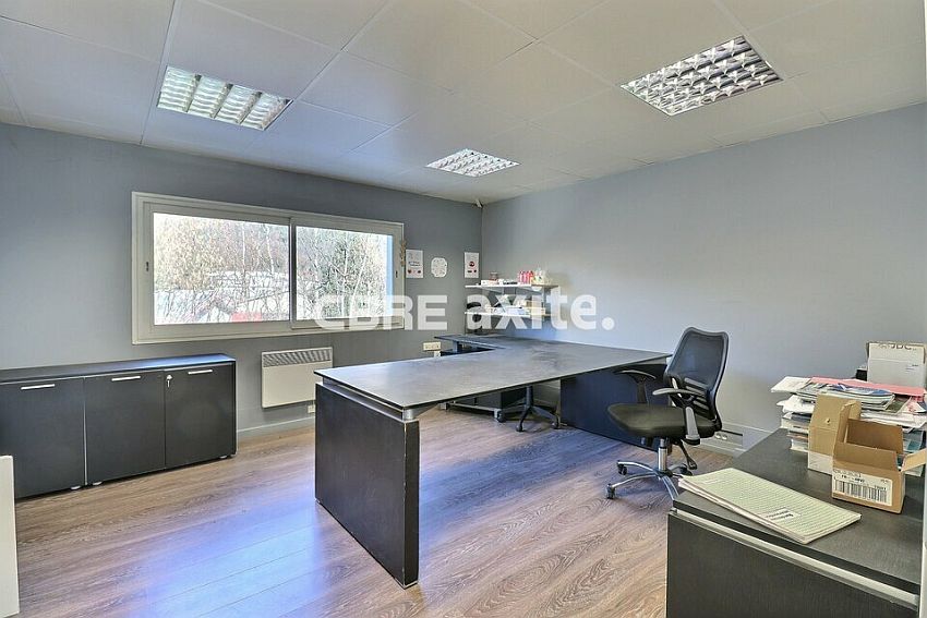 Commerce Location 73190 CHALLES LES EAUX