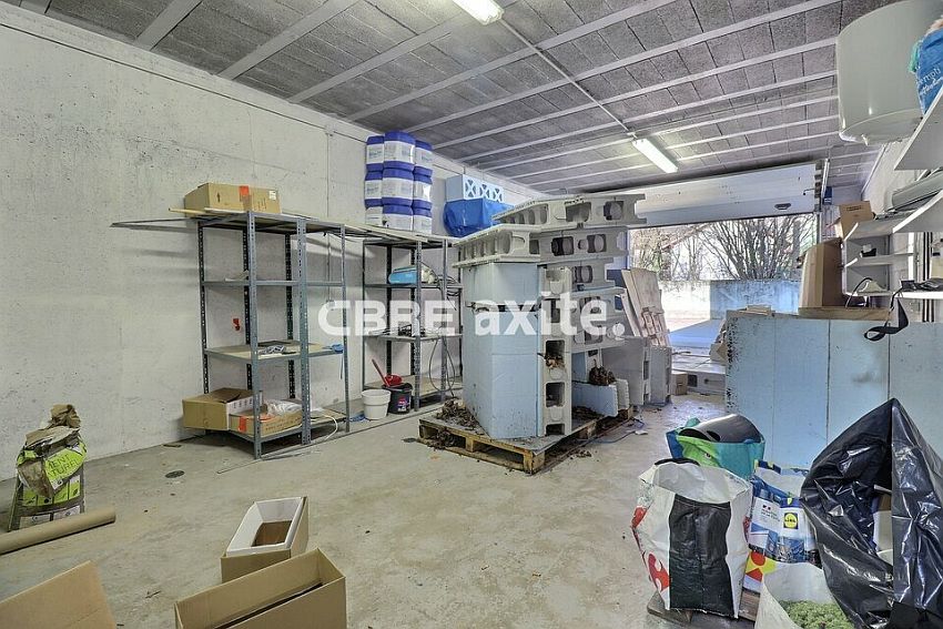 Commerce Location 73190 CHALLES LES EAUX