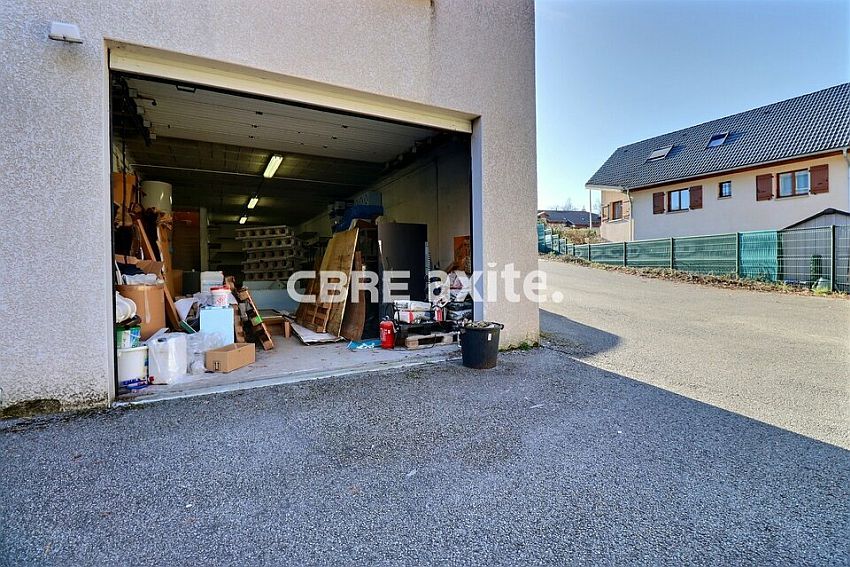 Commerce Location 73190 CHALLES LES EAUX