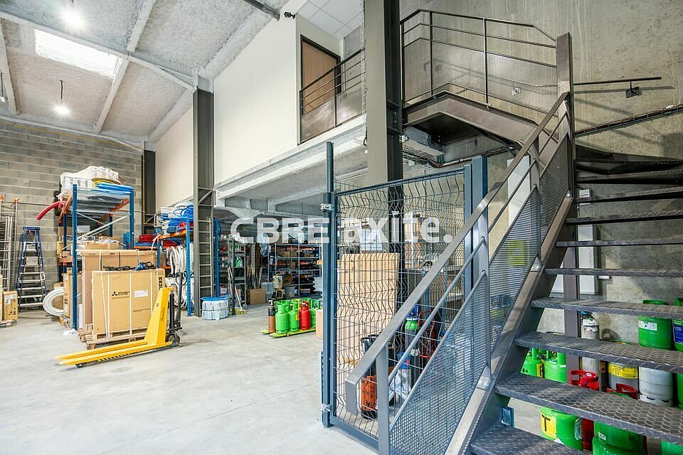 Local d'activités Location 73420 MERY