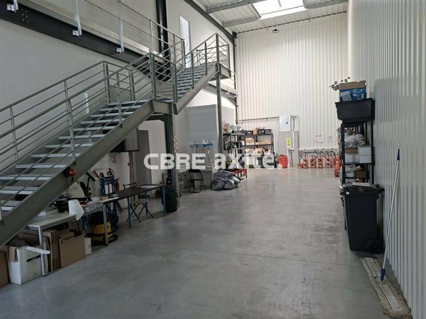 Local d'activités Location 73420 MERY