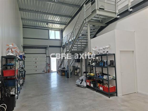 Local d'activités Location 73420 MERY