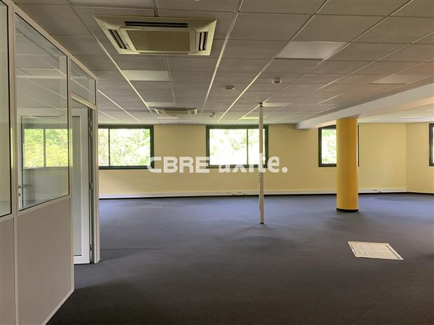 Bureau Location 73420 MERY