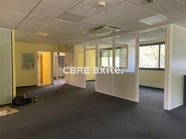 Bureau Location 73420 MERY