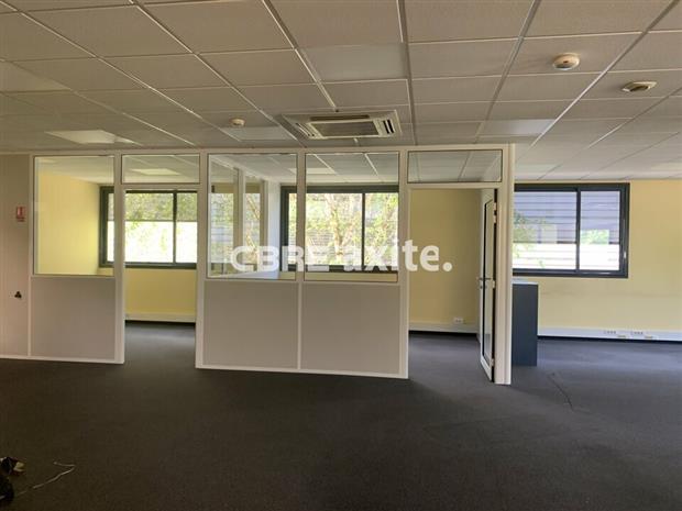 Bureau Location 73420 MERY