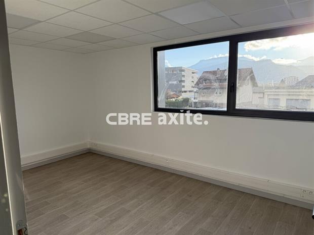 Commerce Location 73490 LA RAVOIRE
