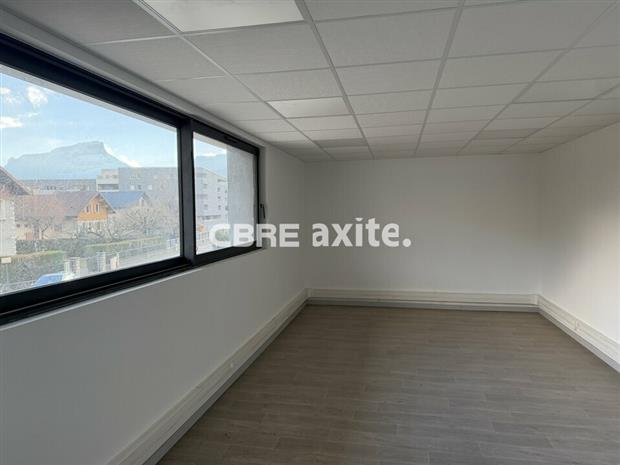 Commerce Location 73490 LA RAVOIRE
