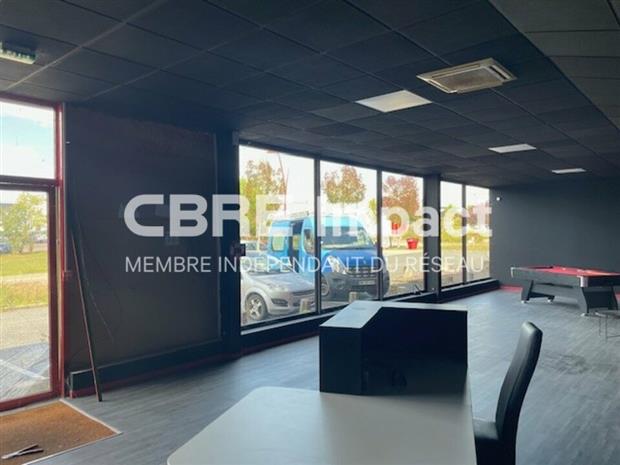 Commerce Location 10410 SAINT PARRES AUX TERTRES