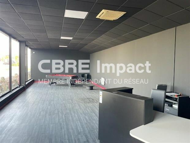 Commerce Location 10410 SAINT PARRES AUX TERTRES