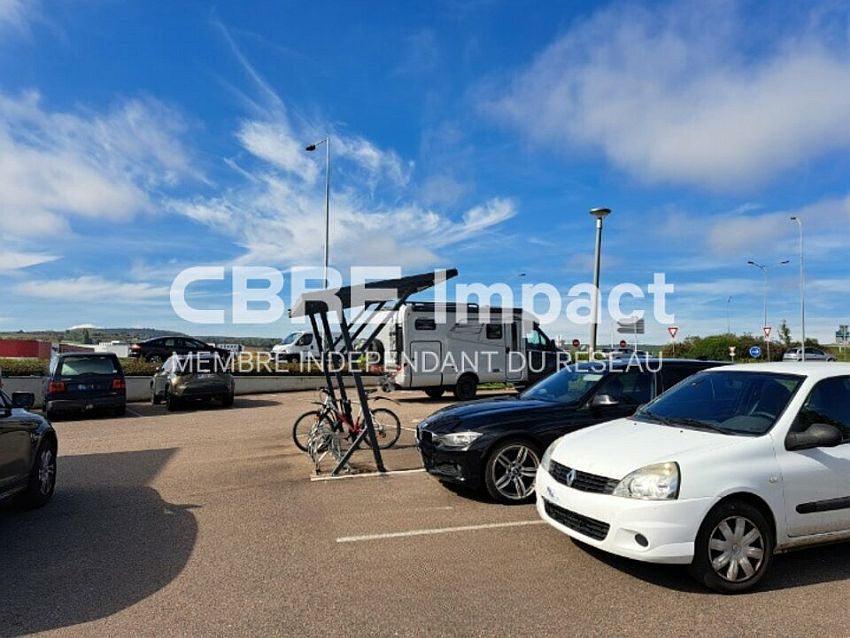 Commerce Location 21121 AHUY