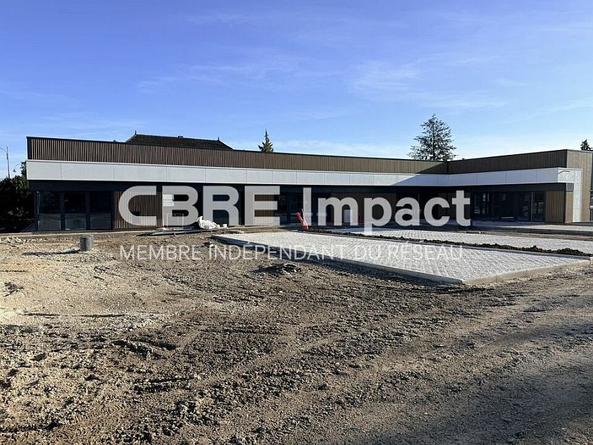 Commerce Location 21110 GENLIS