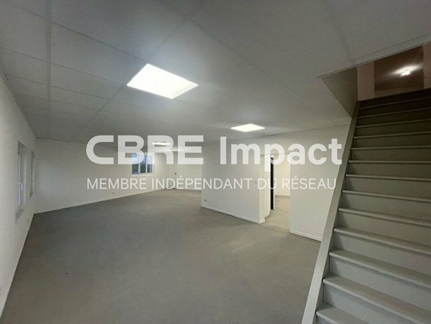 Local d'activités Location 51430 TINQUEUX