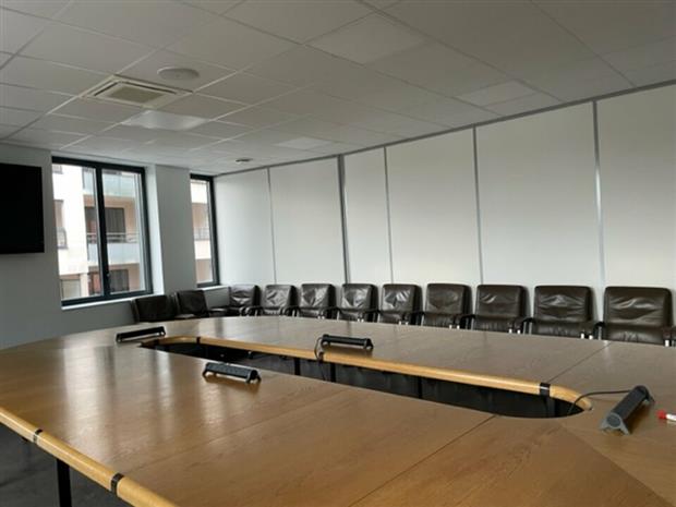 Bureau Location 51100 REIMS