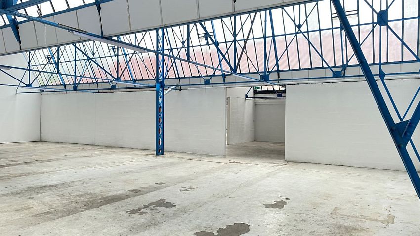 Local d'activités Location 93100 MONTREUIL