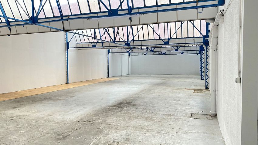 Local d'activités Location 93100 MONTREUIL