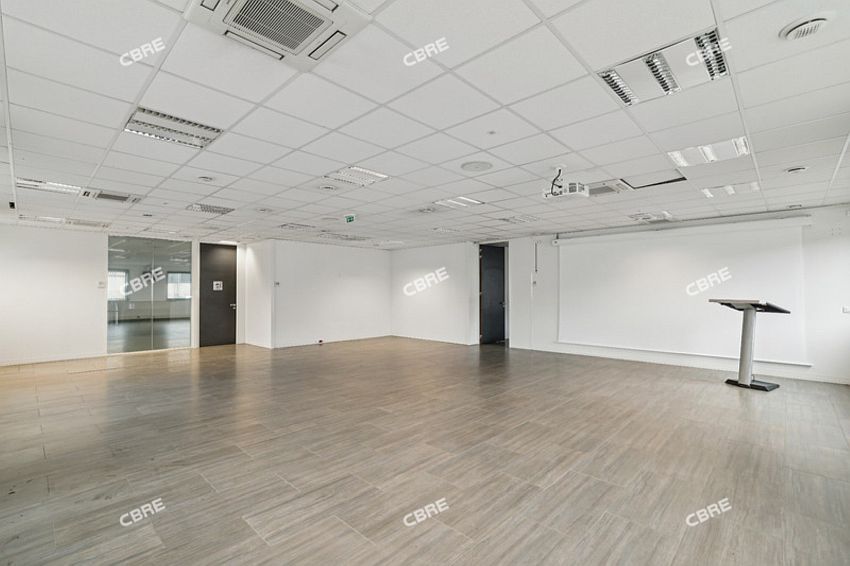 Local d'activités Location 94200 IVRY SUR SEINE