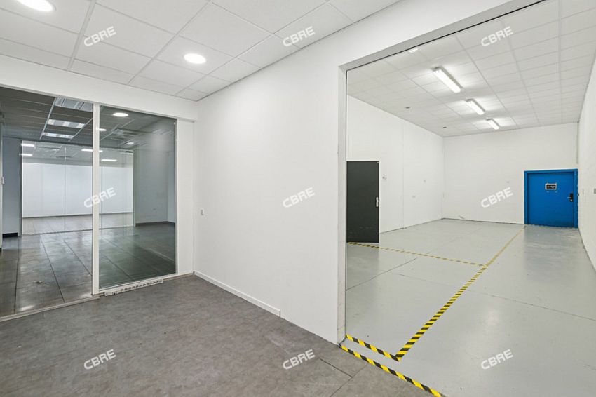 Local d'activités Location 94200 IVRY SUR SEINE