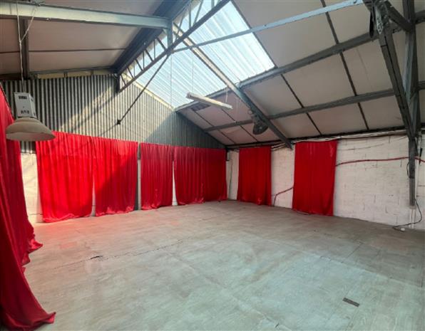 Local d'activités Location 69200 VENISSIEUX