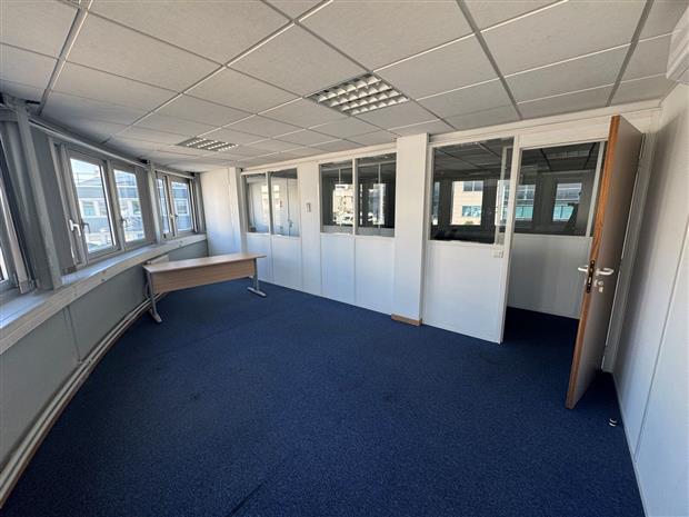 Local d'activités Location 92000 NANTERRE