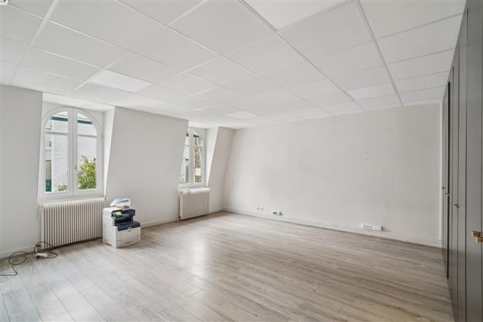 Bureau Location 75116 PARIS 15 RUE CORTAMBERT