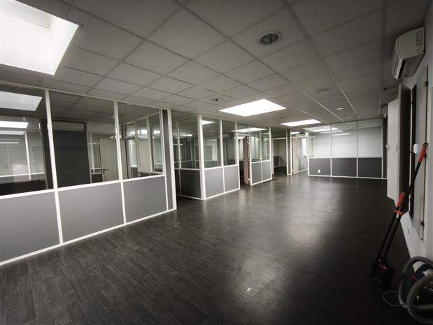 Local d'activités Vente/Location 91120 PALAISEAU