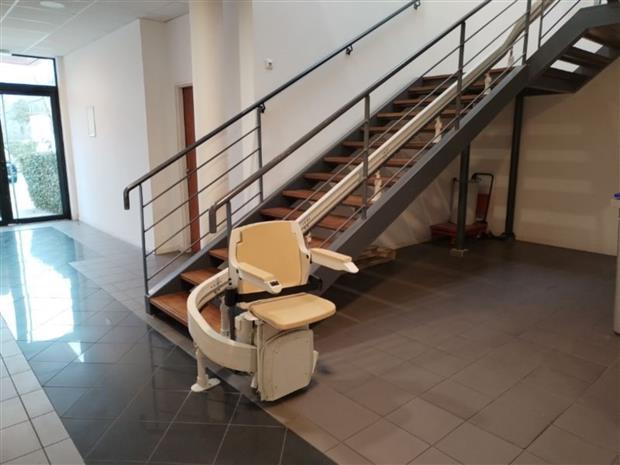 Bureau Location 13790 ROUSSET