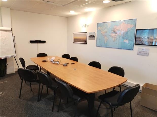 Bureau Location 13790 ROUSSET