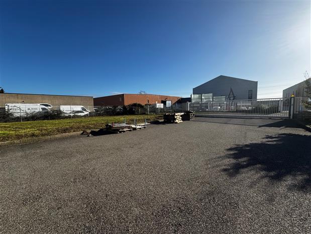 Local d'activités Vente/Location 69330 MEYZIEU