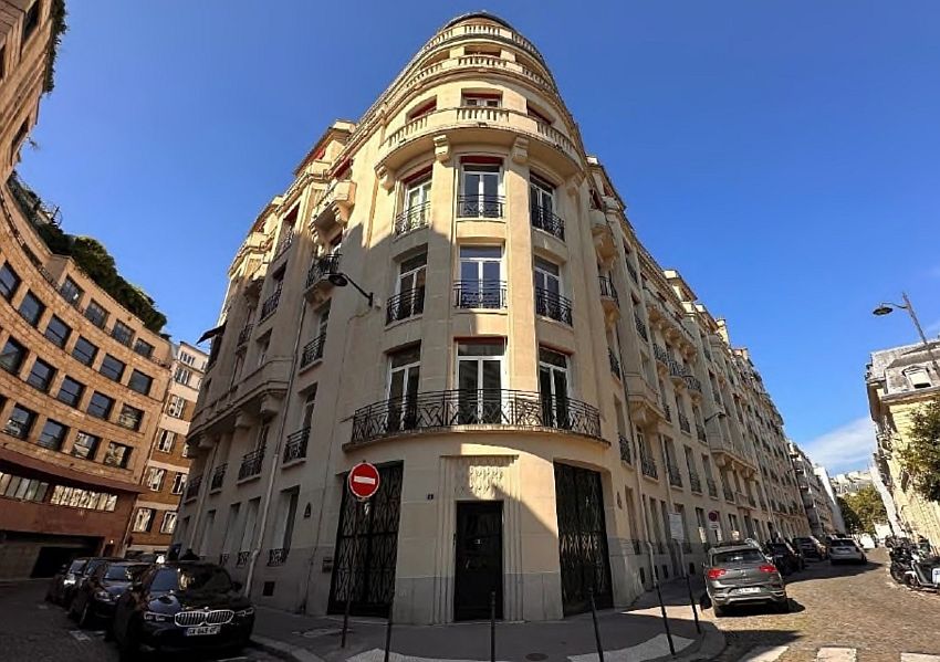 Bureau Location 75008 PARIS 2-4 RUE LORD BYRON