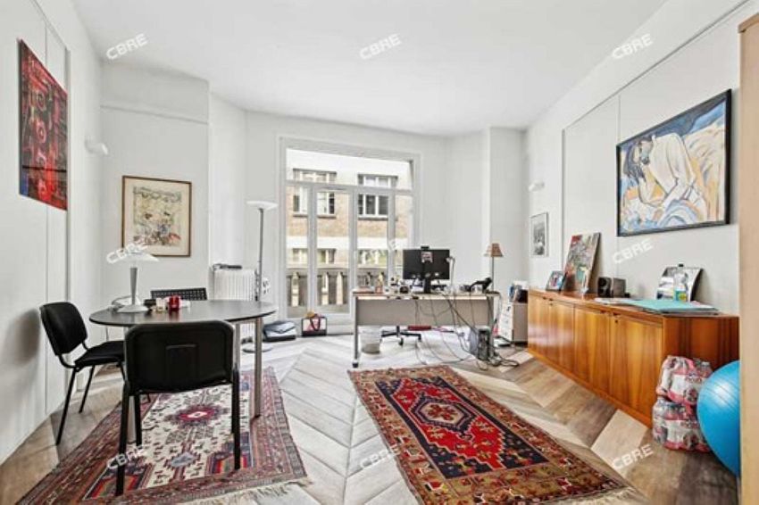 Bureau Location 75008 PARIS 2-4 RUE LORD BYRON