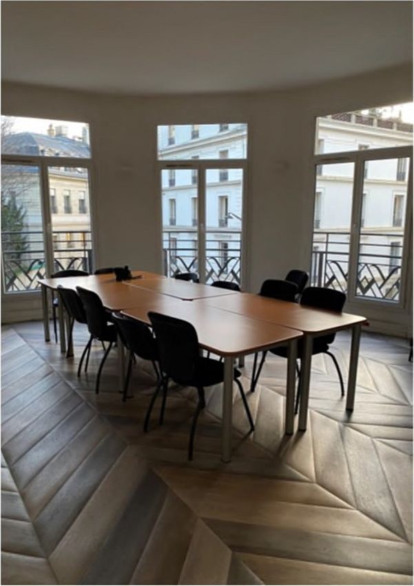 Bureau Location 75008 PARIS 2-4 RUE LORD BYRON