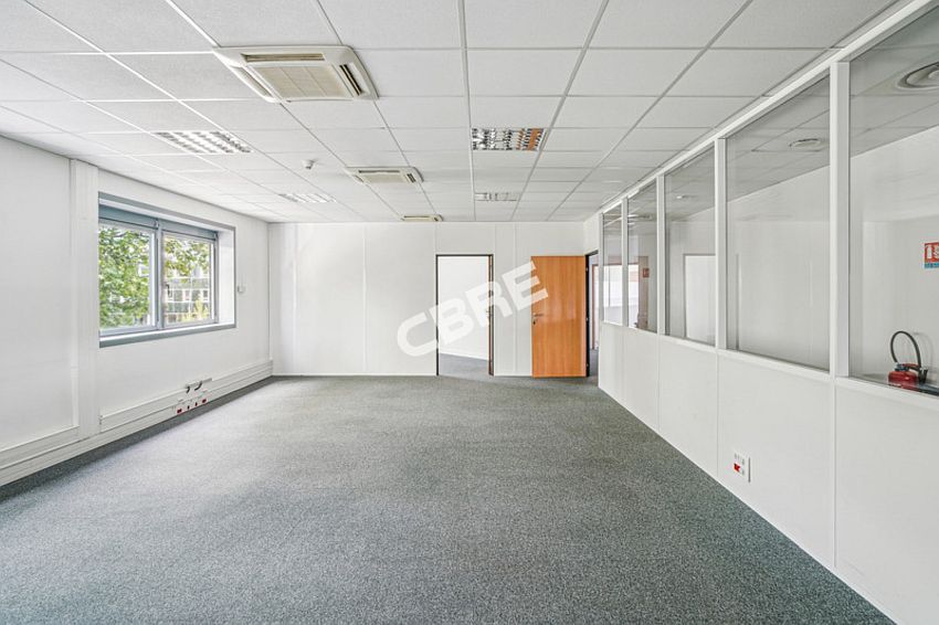 Bureau Location 78280 GUYANCOURT