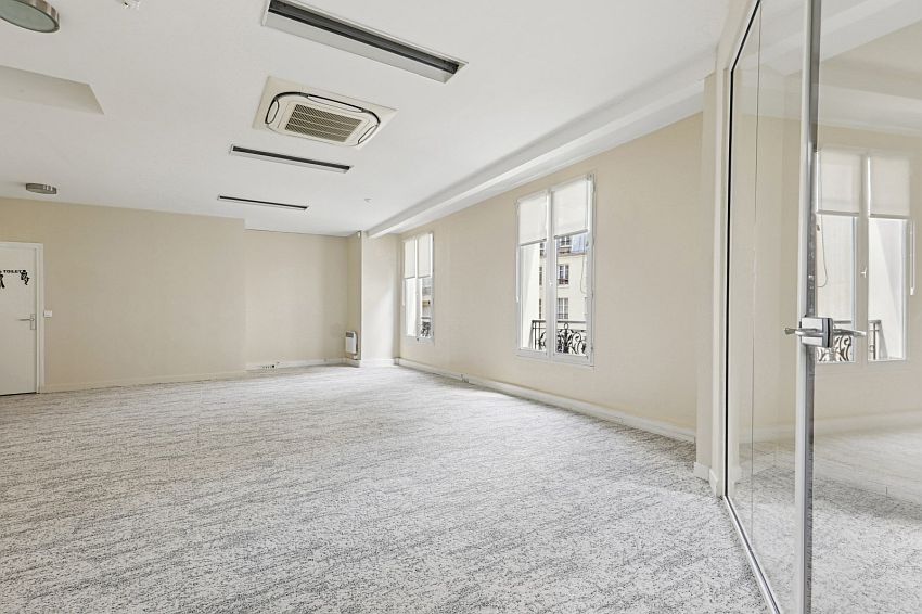 Bureau Location 75010 PARIS 39 RUE LUCIEN SAMPAIX