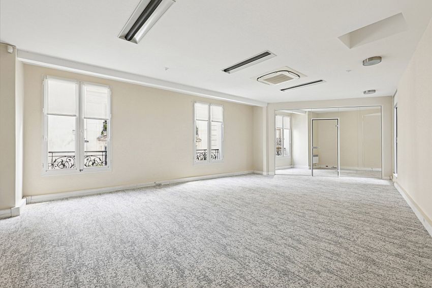 Bureau Location 75010 PARIS 39 RUE LUCIEN SAMPAIX