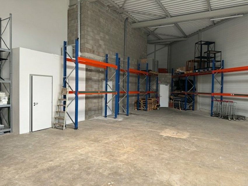 Commerce Location 68390 SAUSHEIM