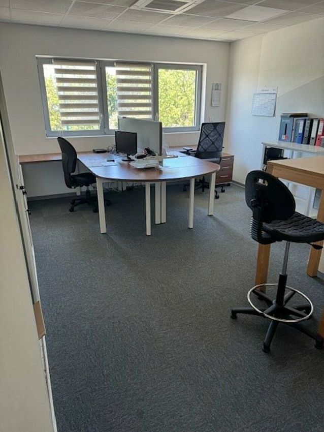 Commerce Location 68390 SAUSHEIM