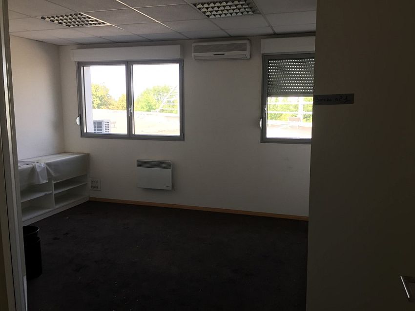 Commerce Location 68390 SAUSHEIM