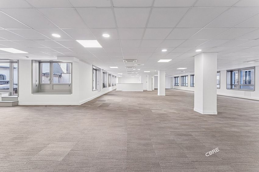 Bureau Location 75008 PARIS 58 AVENUE MARCEAU