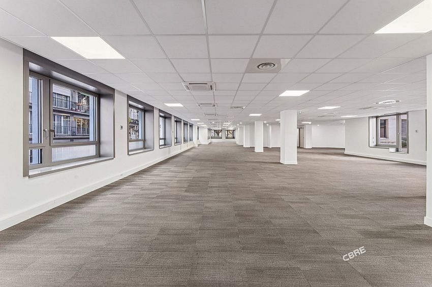 Bureau Location 75008 PARIS 58 AVENUE MARCEAU