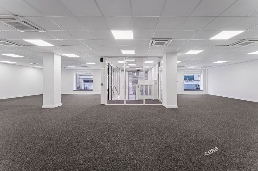 Bureau Location 75008 PARIS 58 AVENUE MARCEAU