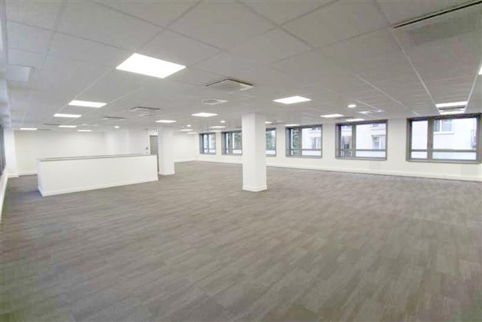 Bureau Location 75008 PARIS 58 AVENUE MARCEAU