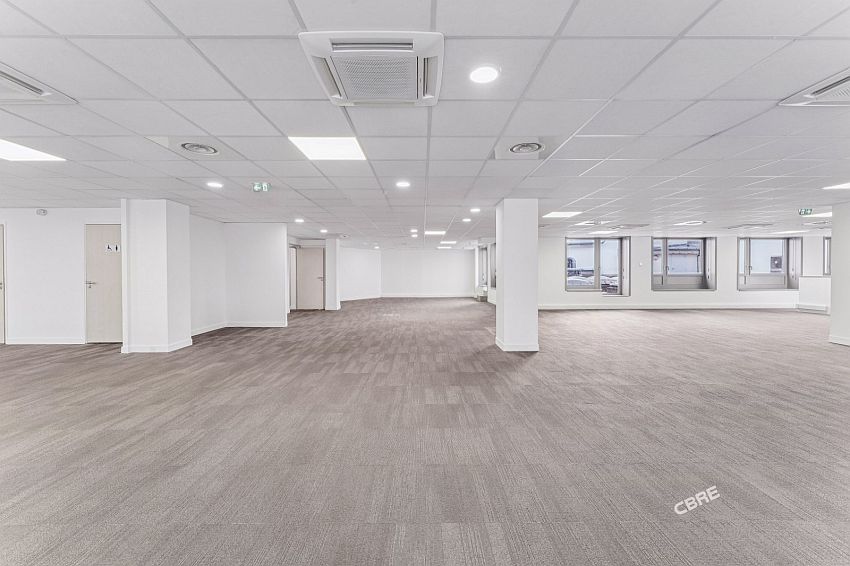 Bureau Location 75008 PARIS 58 AVENUE MARCEAU