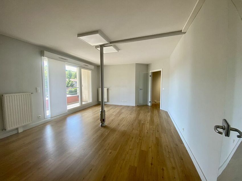 Bureau Location 68040 INGERSHEIM