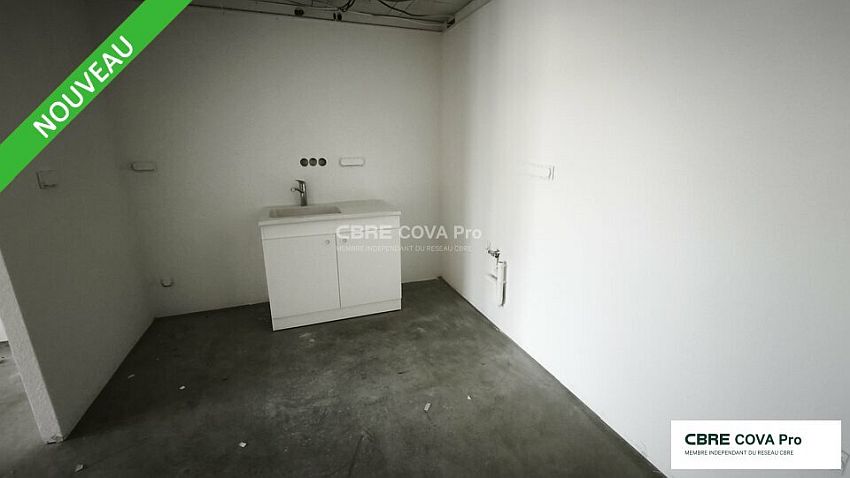 Commerce Location 25770 FRANOIS