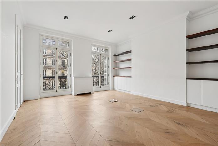 Bureau Location 75008 PARIS 130 BOULEVARD HAUSSMANN