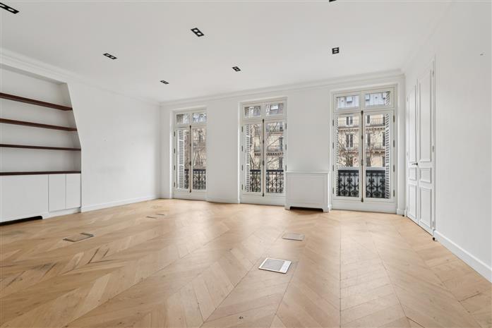 Bureau Location 75008 PARIS 130 BOULEVARD HAUSSMANN