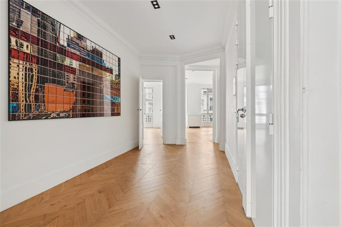 Bureau Location 75008 PARIS 130 BOULEVARD HAUSSMANN