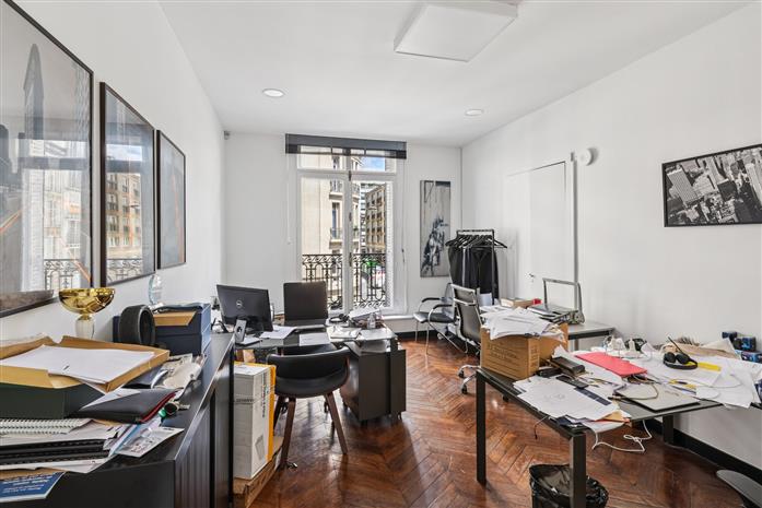 Bureau Location 75008 PARIS 170 BOULEVARD HAUSSMANN